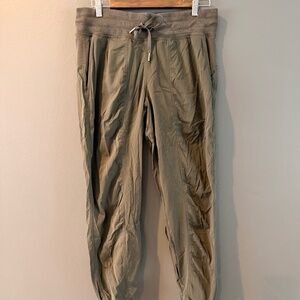 lululemon - Dance Studio Mid-Rise Jogger Full Length - Green - Size 8